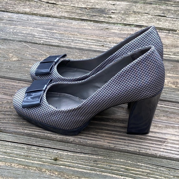 Ann Marino Shoes - Ann Marino silver gray pumps sz 10 block heel fabric upper with bow